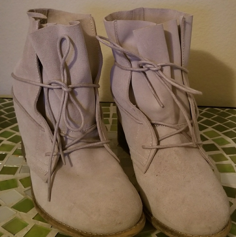 Light grey boots
